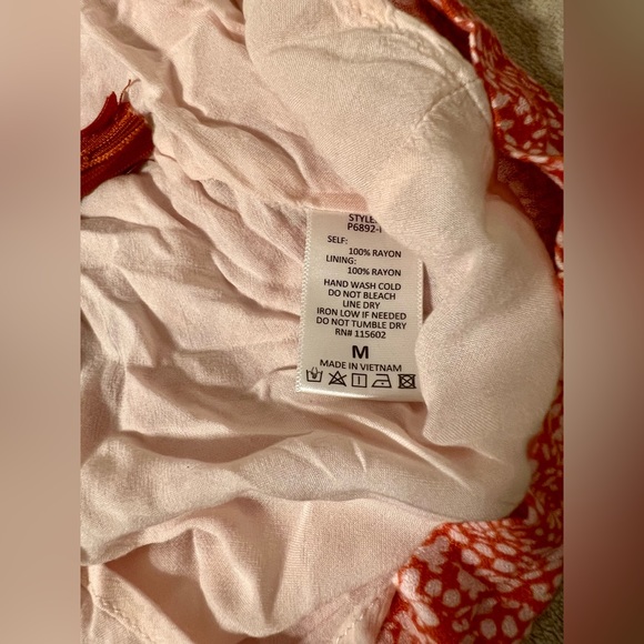 Women’s LUSH collar detail rust red colored sleeveless romper size Medium NWOT - Picture 5 of 8